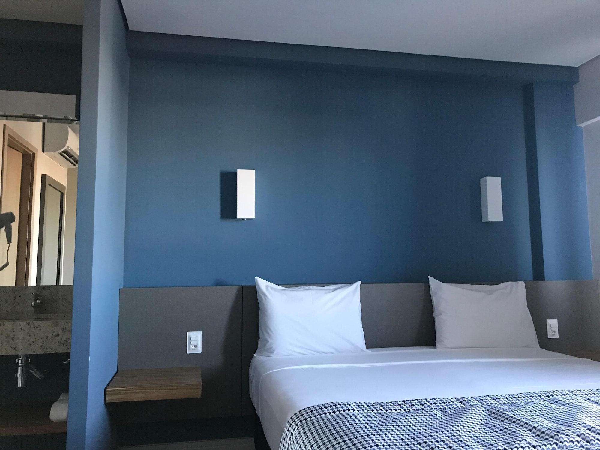 Airport Hotel 3*