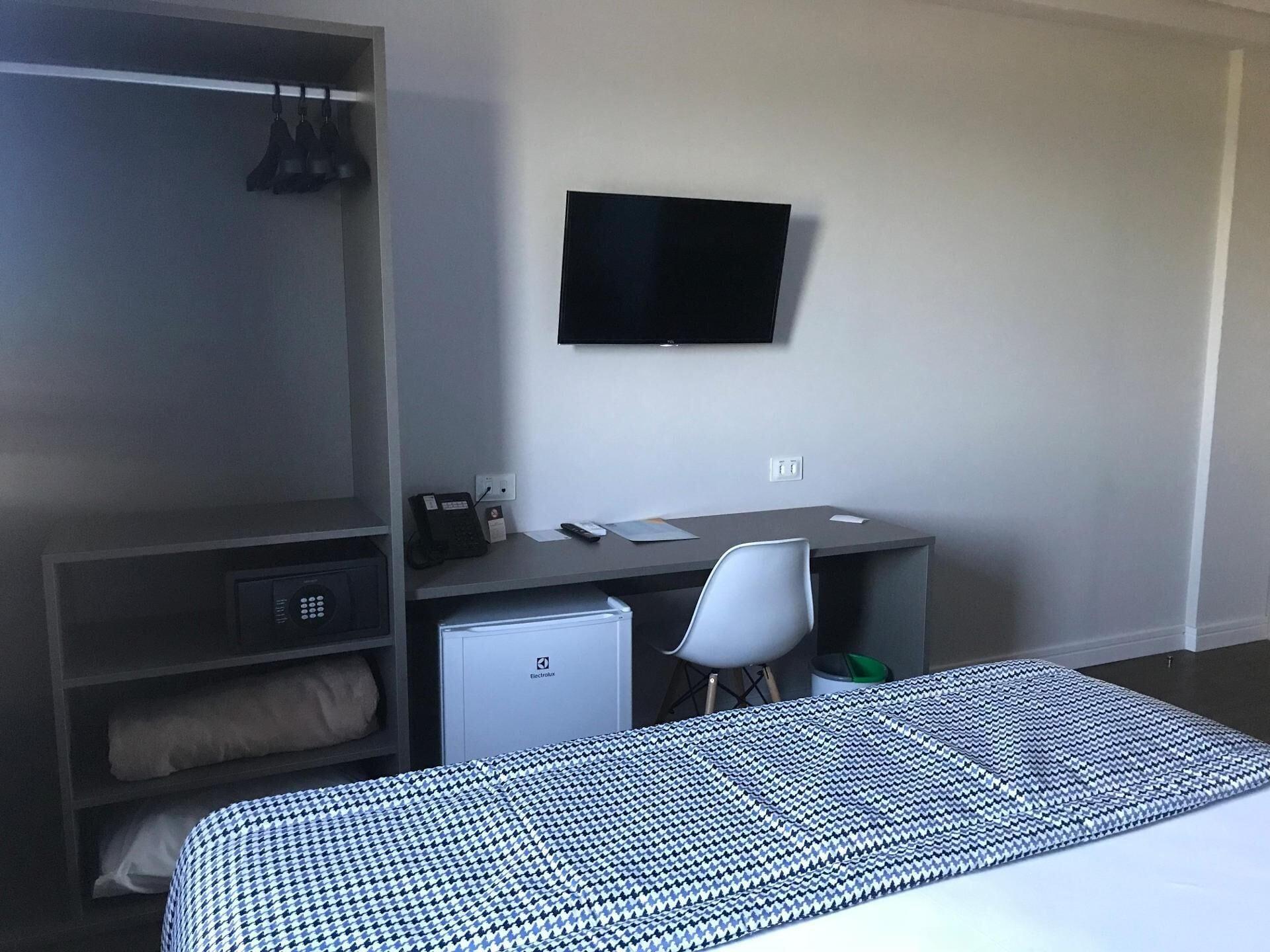 Airport Hotel 3*