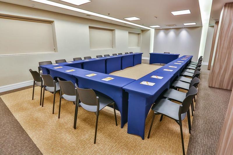 Airport Hotel 3*